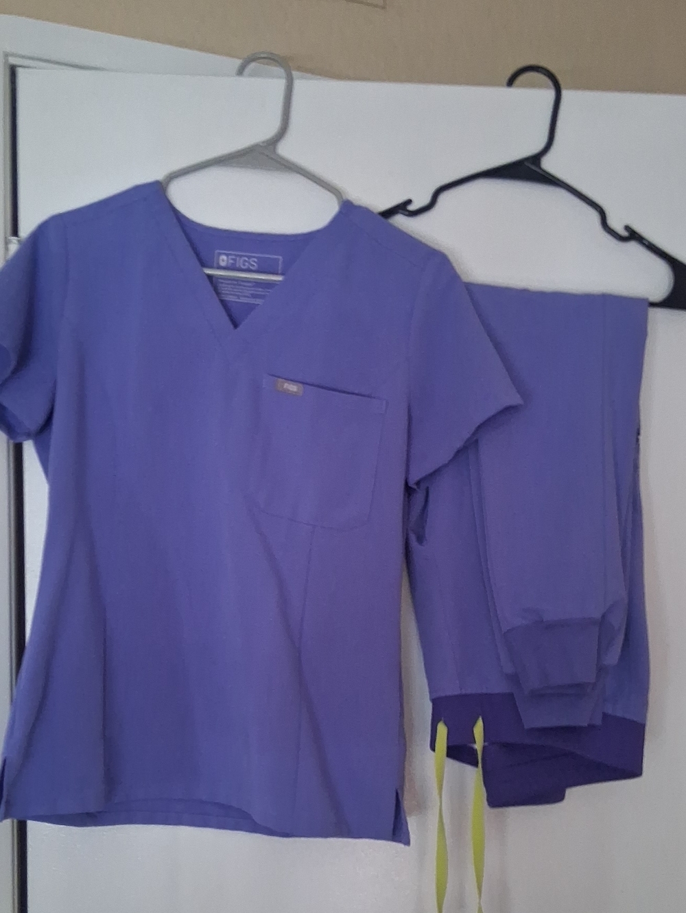 FIGS Womens Purple Scrub Top and Jogger Set